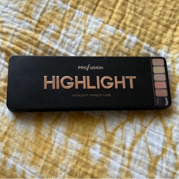 Profusion Cosmetics Other - Profusion Cosmetics Highlight Makeup Case NWT